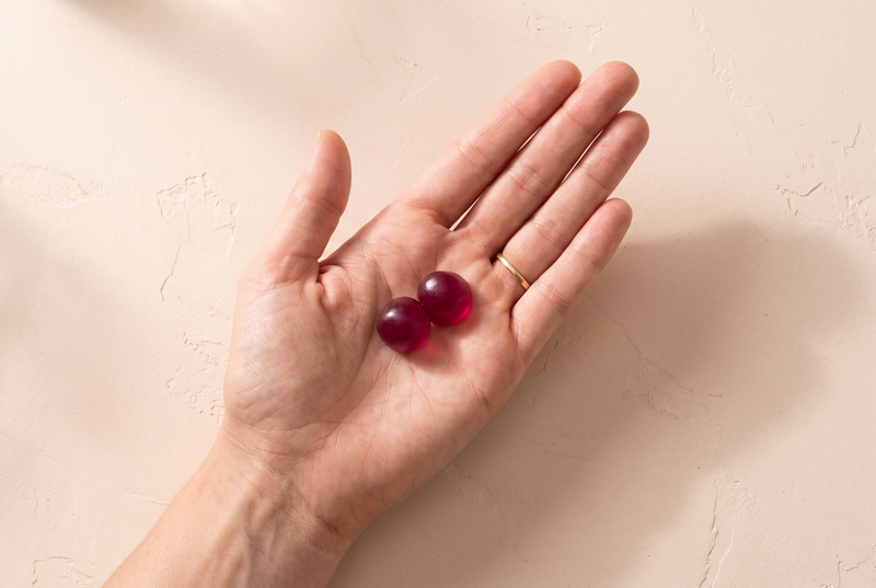 sw-gum-hand